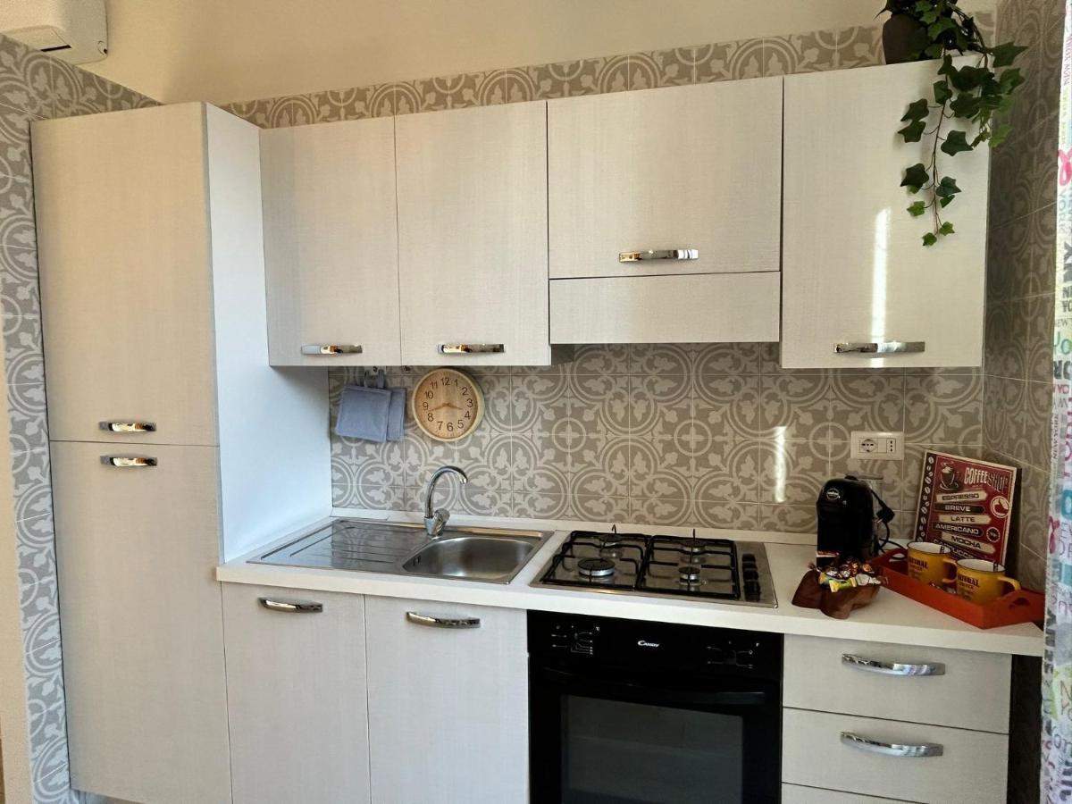 B8 Apartment Bari Bagian luar foto